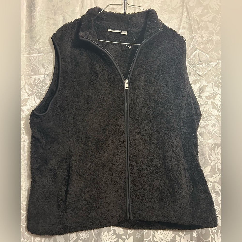 Croft & Barrow Black Fuzzy Zip-Up Vest Women’s XL Cozy Sherpa Sleeveless Jacket.